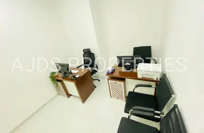 مكتب - غرفة نوم - 1 حمام للايجار في ريد اڤينيو - منطقة القرهود - دبي