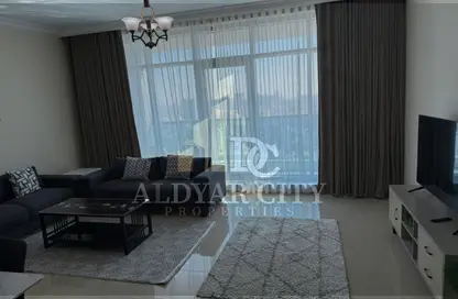 شقة - غرفة نوم - 2 حمامات للايجار في مساكن كورنيش عجمان - طريق كورنيش عجمان - عجمان