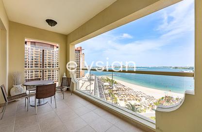 Apartment - 4 Bedrooms - 3 Bathrooms for rent in Al Das - Shoreline Apartments - Palm Jumeirah - Dubai