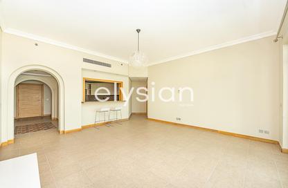 Apartment - 4 Bedrooms - 3 Bathrooms for rent in Al Das - Shoreline Apartments - Palm Jumeirah - Dubai