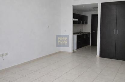 Apartment - Studio - 1 Bathroom for rent in Royal Residence 2 - Royal Residence - Dubai Sports City - Dubai