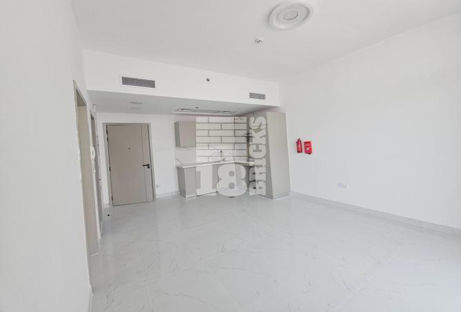 114176408 - Property Image 2