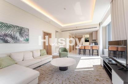 Apartment - 1 Bedroom - 2 Bathrooms for sale in The Palm Tower - Palm Jumeirah - Dubai