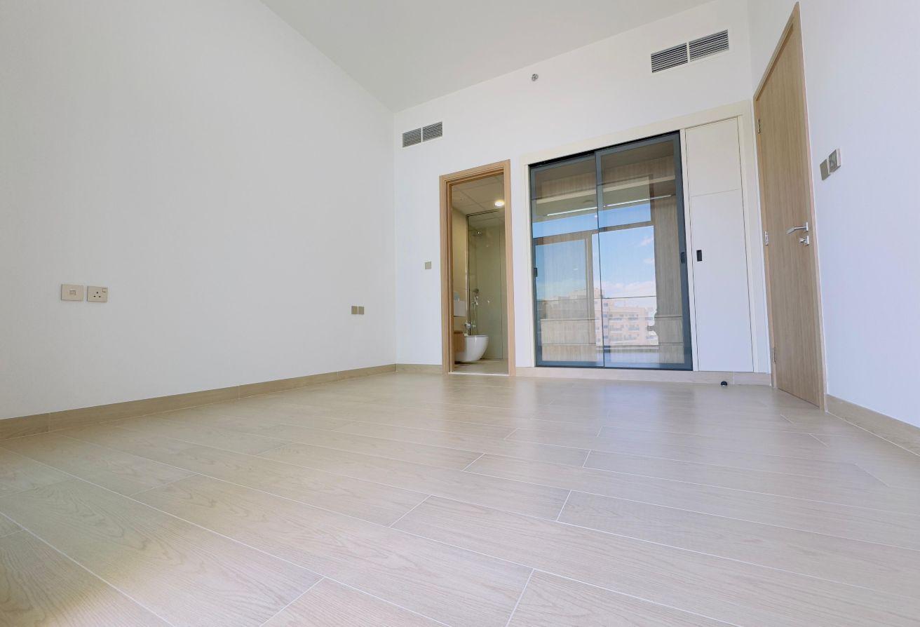BRAND NEW UNIT | PARK VIEW | MID FLOOR photo 4