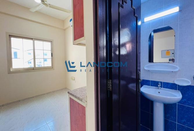 Affordable Studio| for Family & Ladies Staff |Prime Location photo 2