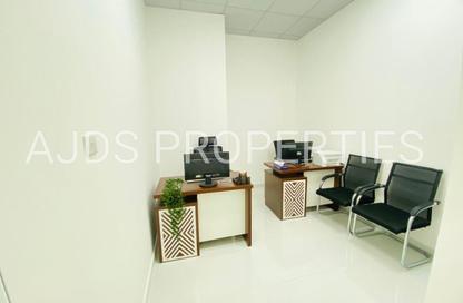 Office Space - Studio - 1 Bathroom for rent in Red Avenue - Al Garhoud - Dubai