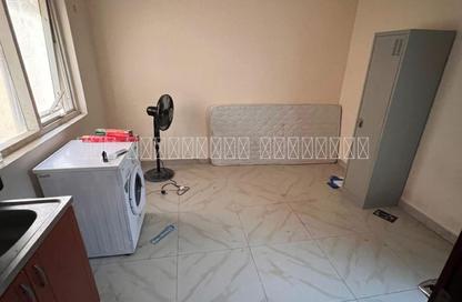 Apartment - Studio - 1 Bathroom for rent in Al Nabaa Building - Al Naba'ah - Al Sharq - Sharjah