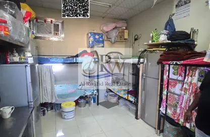 سكن عمال - استوديو - 8 حمامات للايجار في مبني علي موسى - الصجعة الصناعية - الصجعة - الشارقة