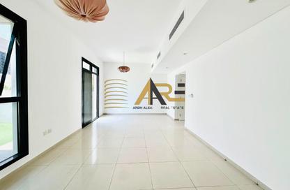 Apartment - 3 Bedrooms - 5 Bathrooms for rent in Nasma Residence - Al Tai - Sharjah Apartment - 3 Bedrooms - 5 Bathrooms for rent in Nasma Residence - Al Tai - Sharjah