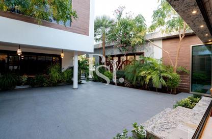 Villa - 5 Bedrooms - 7 Bathrooms for sale in West Yas - Yas Island - Abu Dhabi