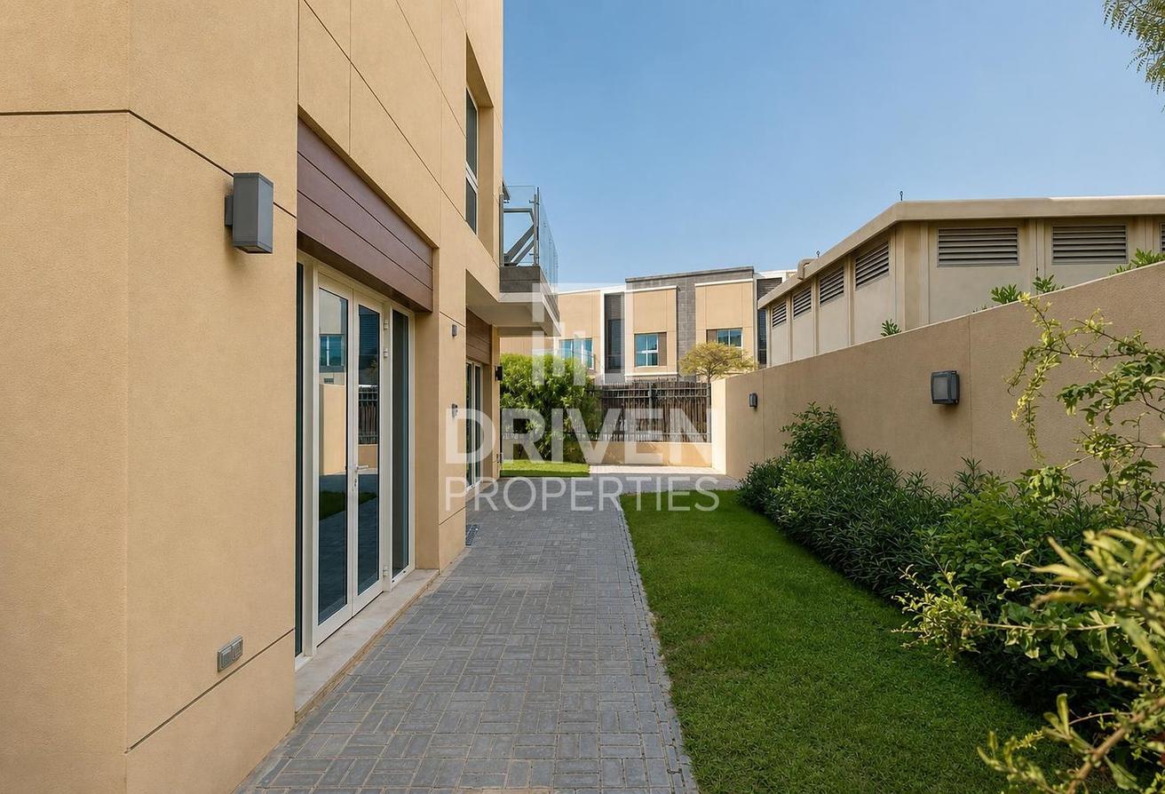 Vacant and Spacious Plot | Well Maintained photo 19