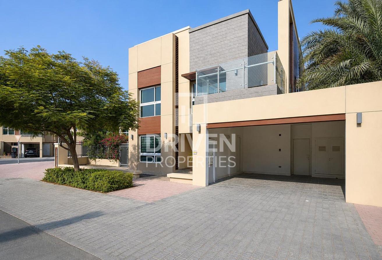 Vacant and Spacious Plot | Well Maintained photo 29