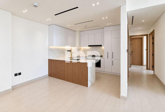 Spacious | Prime Location | Bright & Open Living photo 3