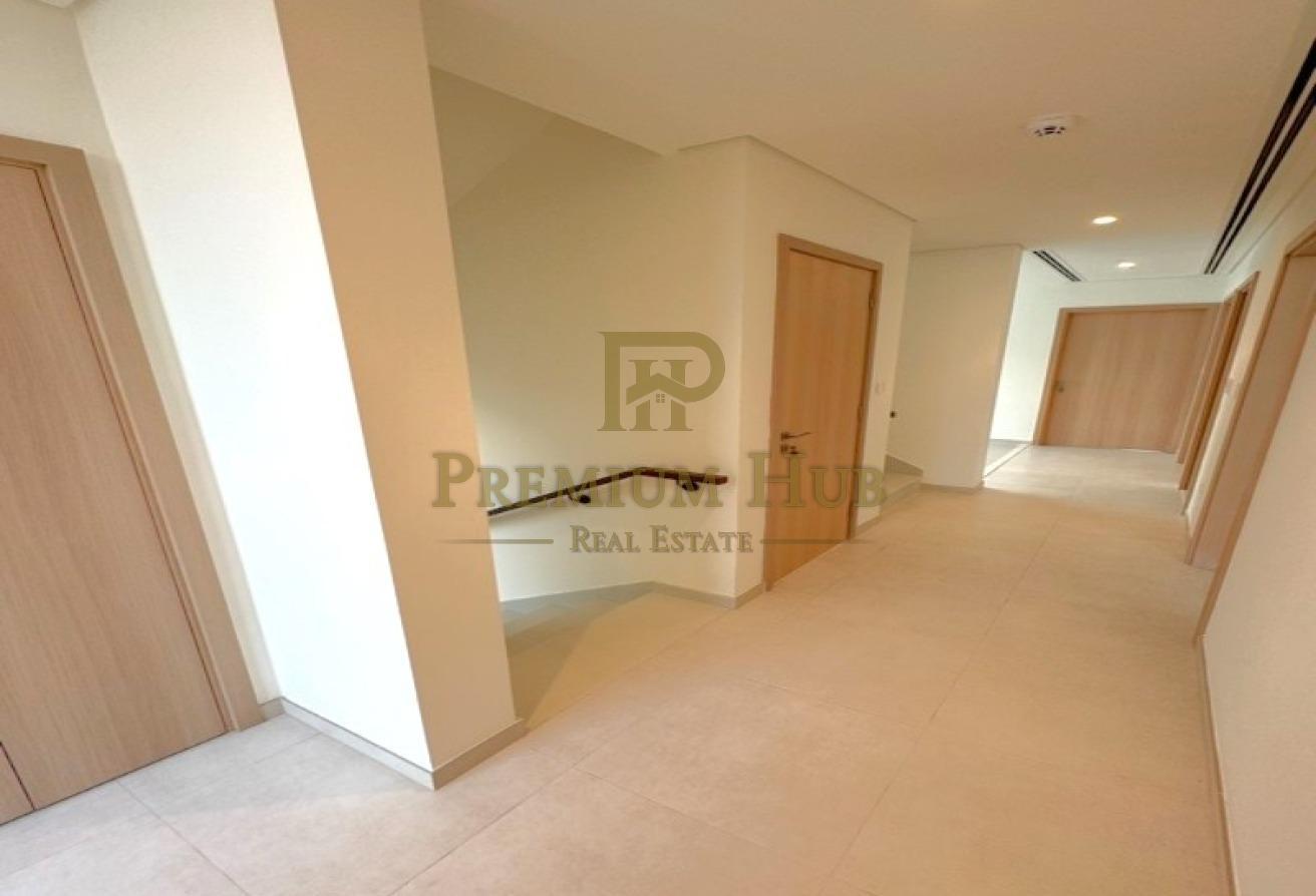 4 Bedrooms Single Row Villa | Rooftop Terrace photo 12