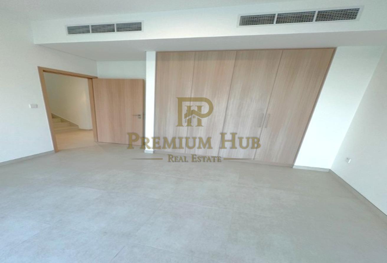 4 Bedrooms Single Row Villa | Rooftop Terrace photo 15