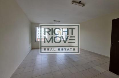 Apartment - Studio - 1 for rent in Building Y24 - England Cluster - International City - Dubai