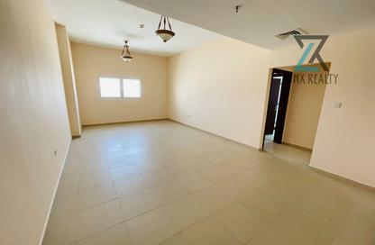 Apartment - 2 Bedrooms - 3 Bathrooms for rent in Al Jadaf Building - Al Jaddaf - Dubai