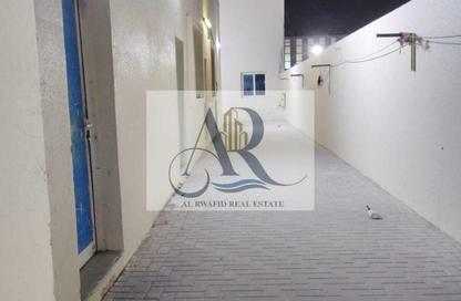 سكن عمال - استوديو - 8 حمامات للايجار في الجليل - الصجعة - الشارقة