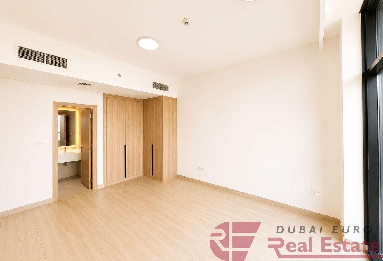 Elegant 3-BHK + Maid | Penthouse | Ready to Move photo 5