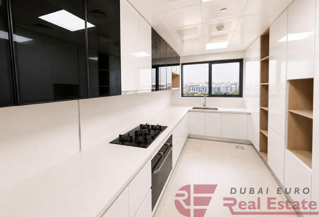 Elegant 3-BHK + Maid | Penthouse | Ready to Move photo 9