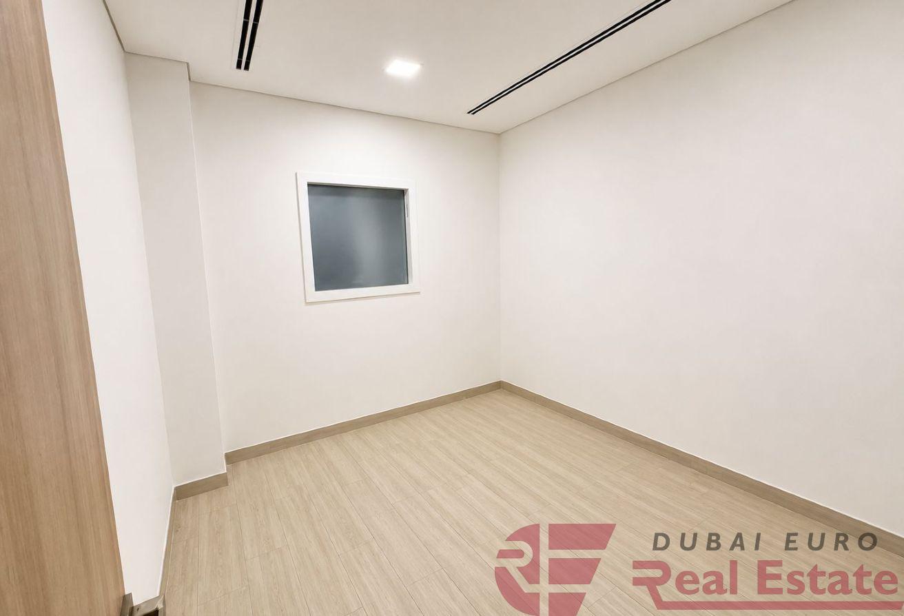 Elegant 3-BHK + Maid | Penthouse | Ready to Move photo 8