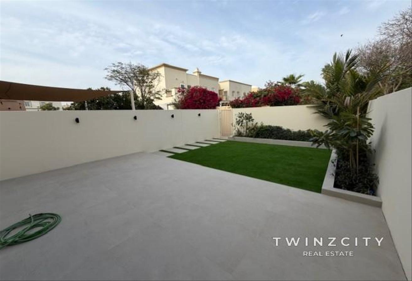 Luxury Upgraded | Pool Backing | With Appliances photo 2