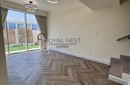 Townhouse - 2 - 3 for rent in Rukan 3 - Rukan - Dubai