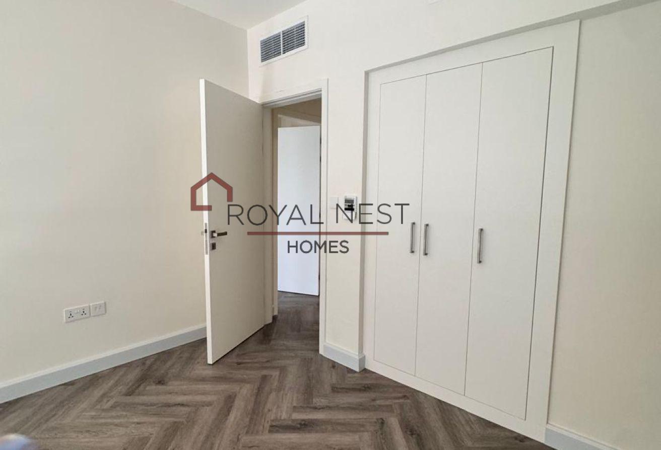 Semi-Furnished | Upgraded | Big Layout | Ready photo 8