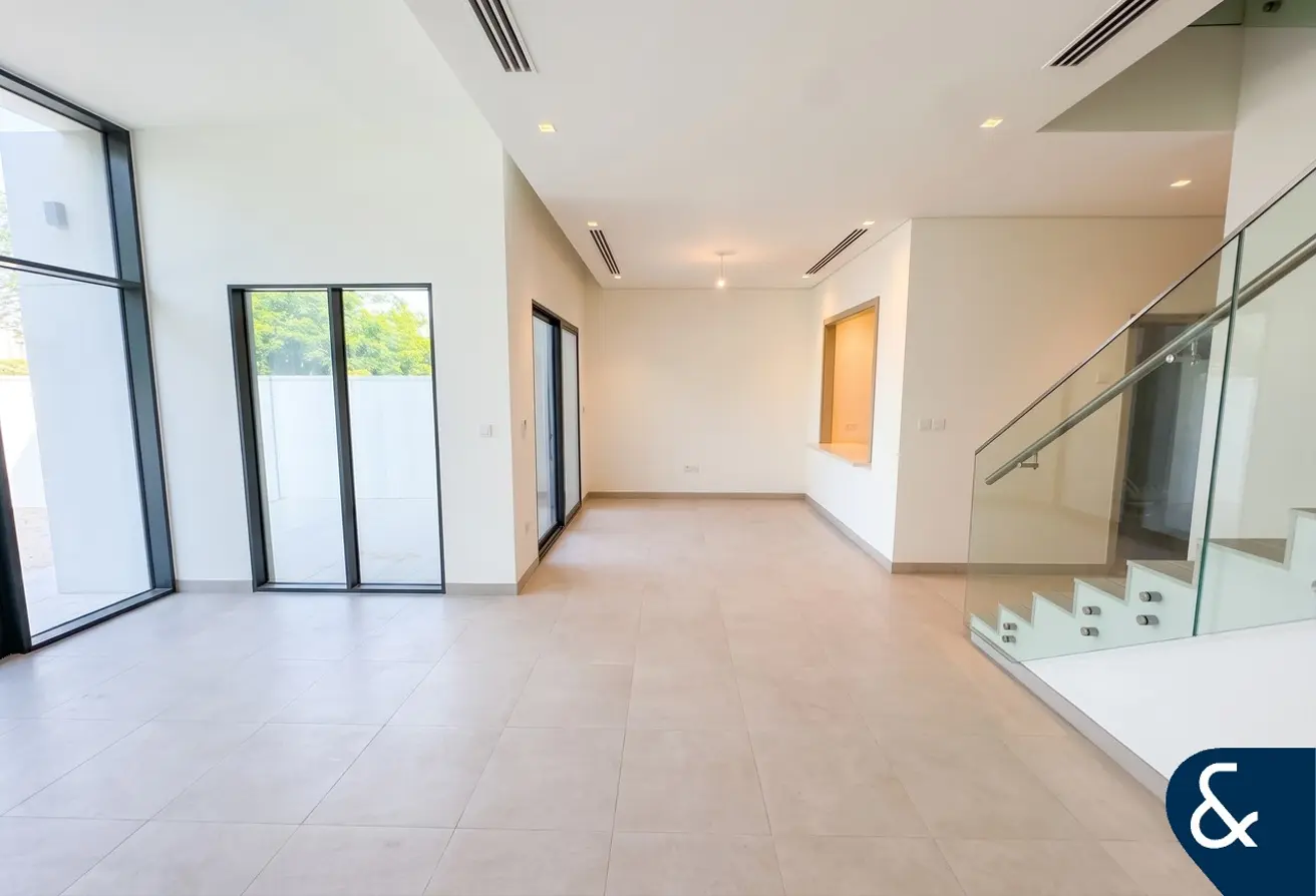 160100216 - Property Main Image