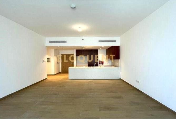 98240008 - Property Image 2