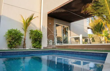 Villa - 4 Bedrooms - 4 Bathrooms for sale in District 7 - Royal Park - Jumeirah Park - Dubai