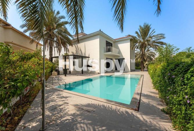 Turn Key | Lake Facing | Entertainment Foyer