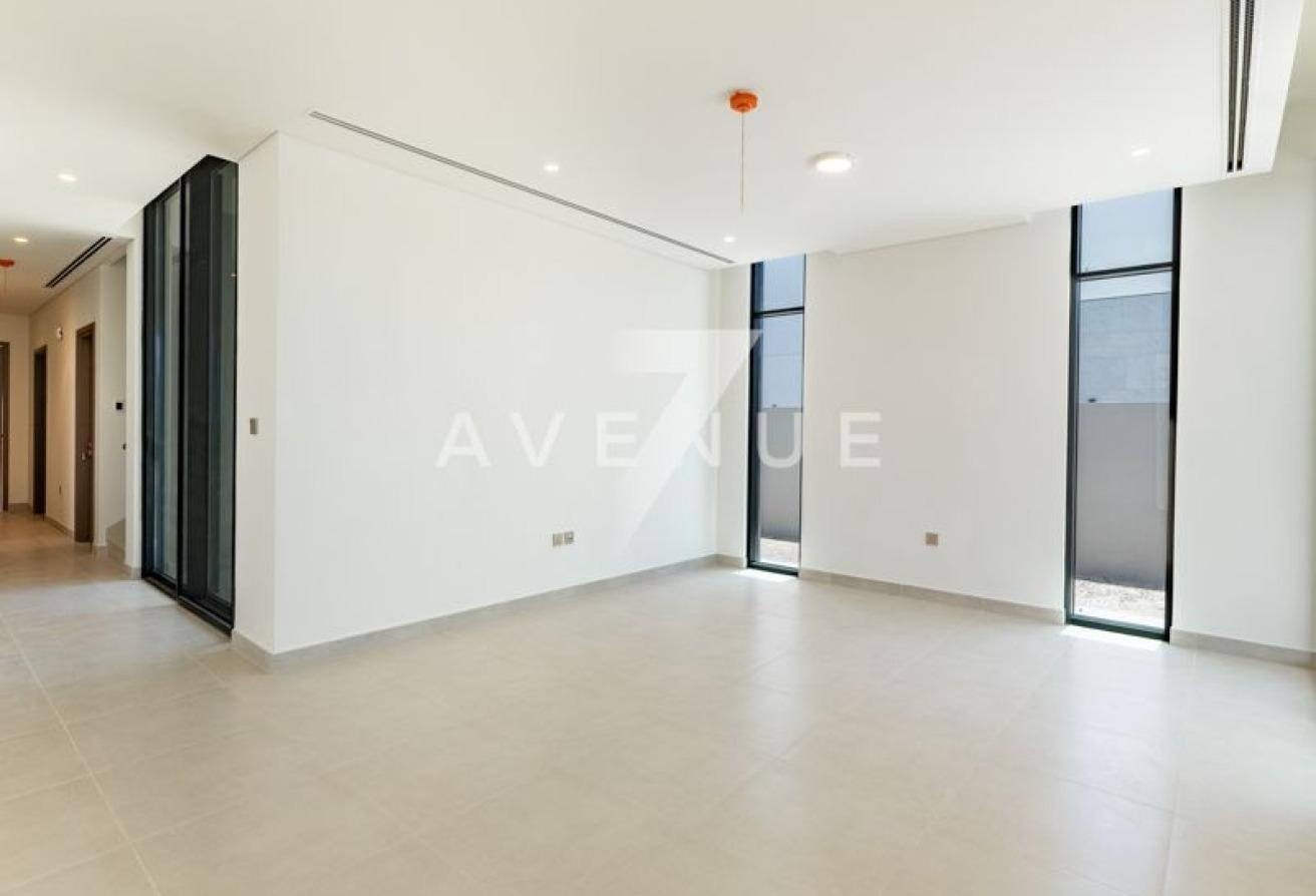 Pool Facing | Near Park | Corner photo 7