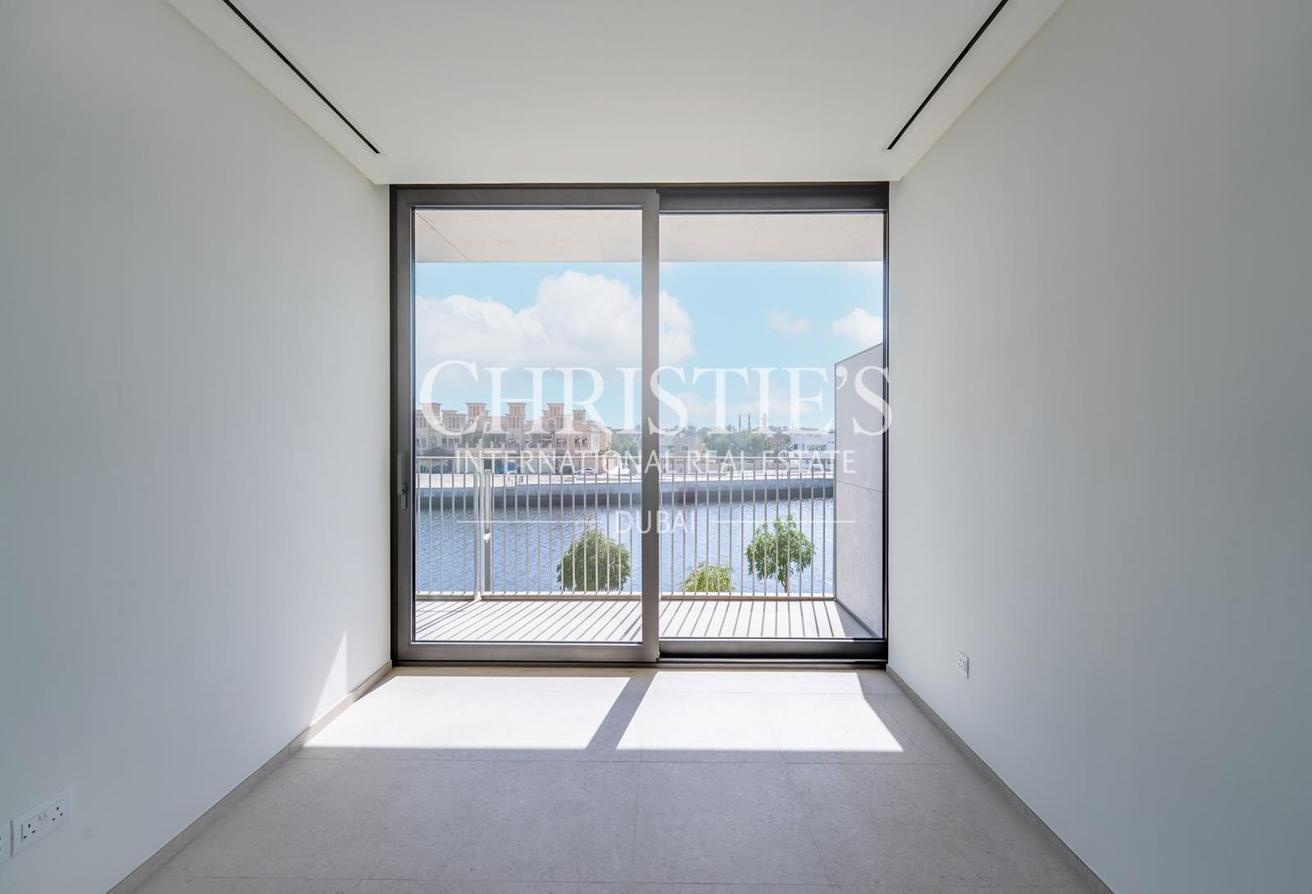 Skyline Elegance | Waterfront Living | 2BR APT photo 9