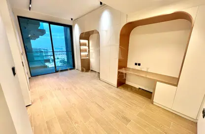 شقة - 1 حمام للايجار في مساكن الارتفاع - منطقة 16 - قرية جميرا الدائرية - دبي