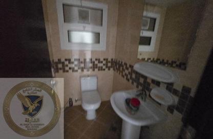 Apartment - 2 Bedrooms - 2 Bathrooms for rent in Al Qulaya'ah - Al Sharq - Sharjah Apartment - 2 Bedrooms - 2 Bathrooms for rent in Al Qulaya'ah - Al Sharq - Sharjah