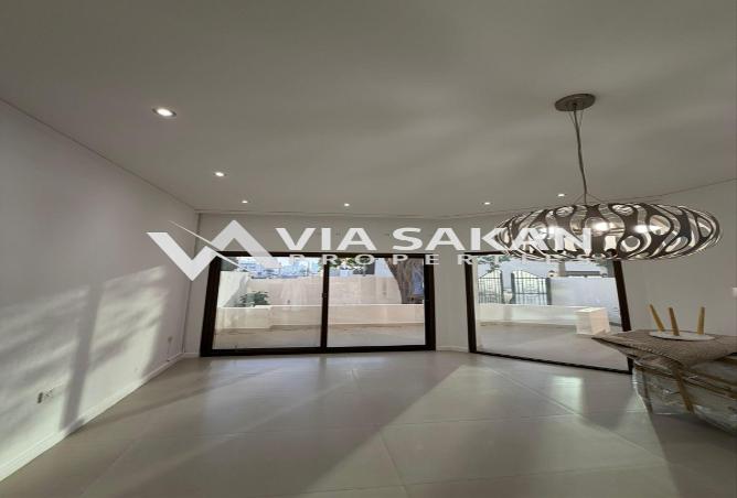 4-bed townhouse in Sheikh Fatima Bint Mubarak St · Corner unit — photo 2