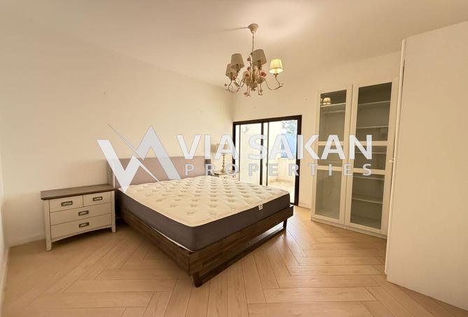 4-bed townhouse in Sheikh Fatima Bint Mubarak St · Corner unit — photo 3