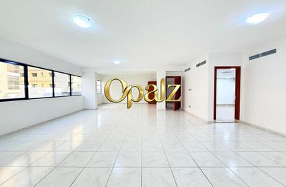 Apartment - 4 - 5 for rent in Golden Sands 4 - Al Mankhool - Bur Dubai - Dubai