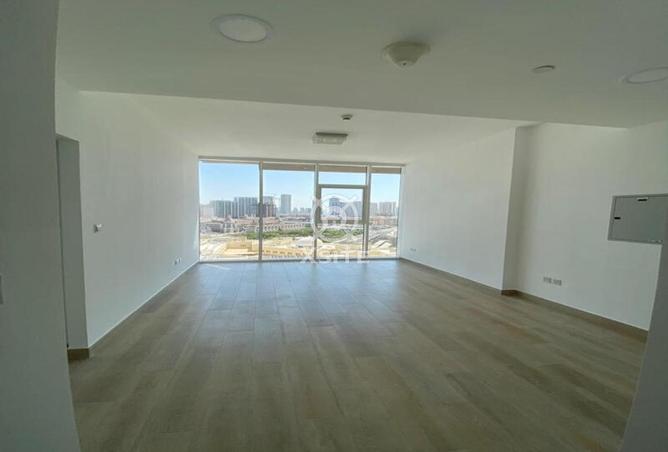 Modern Living | Fully Furnished | Community View