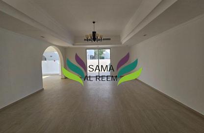 Villa - 4 Bedrooms - 5 Bathrooms for rent in Jumeirah 3 Villas - Jumeirah 3 - Jumeirah - Dubai Villa - 4 Bedrooms - 5 Bathrooms for rent in Jumeirah 3 Villas - Jumeirah 3 - Jumeirah - Dubai