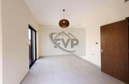 Villa - 4 - 5 for rent in Bloomingdale - Dubai Sports City - Dubai Villa - 4 - 5 for rent in Bloomingdale - Dubai Sports City - Dubai
