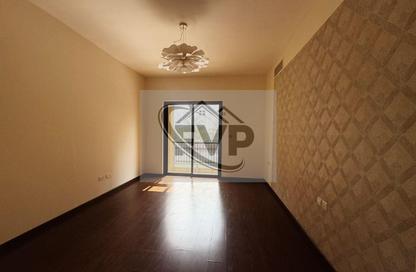 Villa - 4 - 5 for rent in Bloomingdale - Dubai Sports City - Dubai Villa - 4 - 5 for rent in Bloomingdale - Dubai Sports City - Dubai