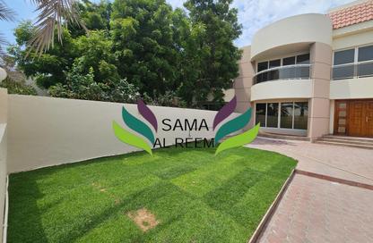 Villa - 4 Bedrooms - 4 Bathrooms for rent in Jumeirah 1 Villas - Jumeirah 1 - Jumeirah - Dubai