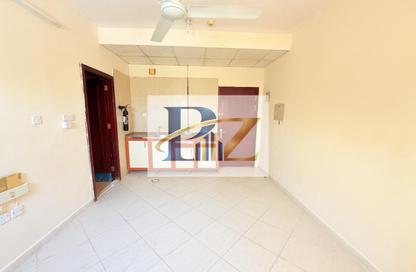 Apartment - Studio - 1 for rent in Muwailih Building - Muwaileh - Sharjah