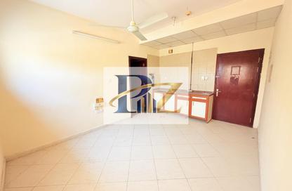 Apartment - Studio - 1 for rent in Muwailih Building - Muwaileh - Sharjah