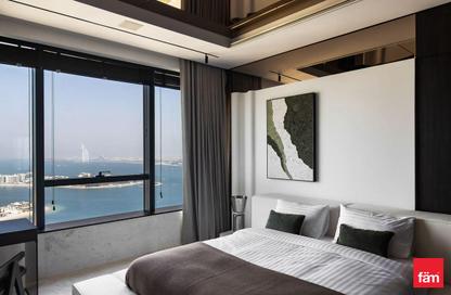 Apartment - 1 Bedroom - 2 Bathrooms for sale in The Palm Tower - Palm Jumeirah - Dubai