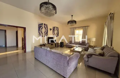 Villa - 4 Bedrooms - 4 Bathrooms for rent in Jumeirah 2 Villas - Jumeirah 2 - Jumeirah - Dubai
