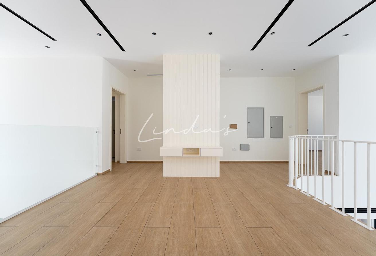 Modern I Custom Built I High Ceiling photo 14