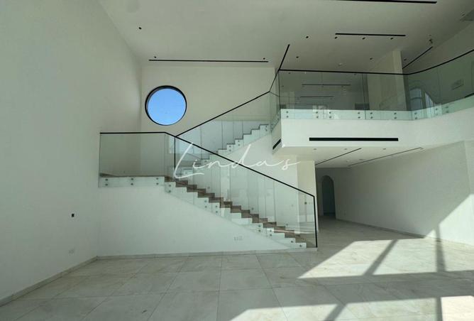 135627460 - Property Image 2